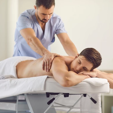 Le massage est une des solutions indiquées pour améliorer la circulation sanguine